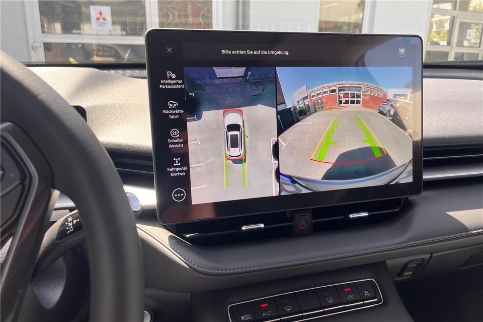 Die 360-Grad-Kamera erleichtert das Rangieren und sorgt für mehr Übersicht.