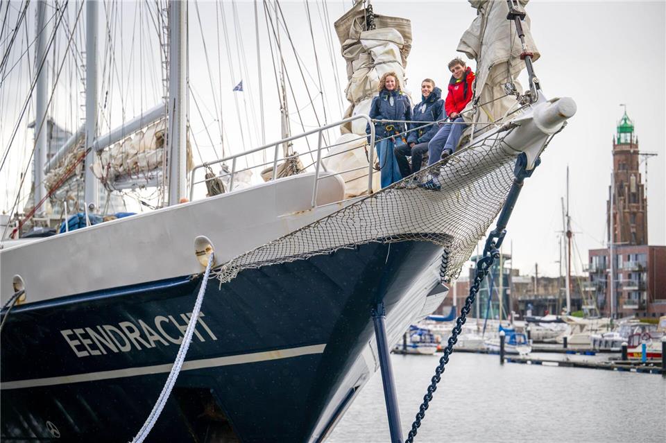Die 38 Jugendlichen der „High Seas High School“ sind nach sieben Monaten auf See wieder in Bremerhaven eingetroffen. (Archivbild)Sina Schuldt/dpa