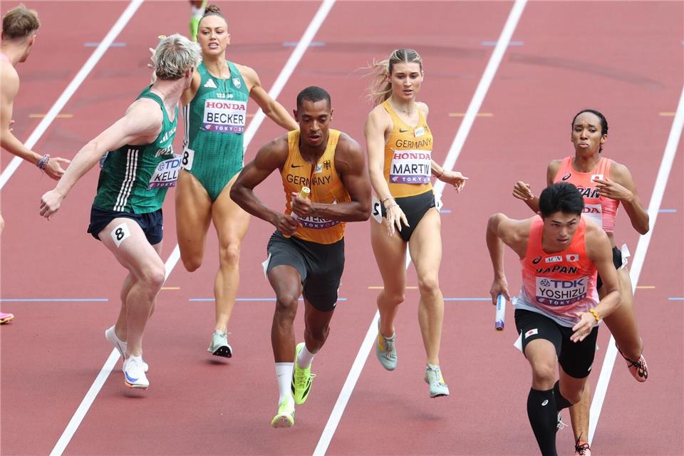 Diskuswerferinnen enttäuschen in Quali: „Dann verkackst du“ Die 4x400-Meter-Mixedstaffel um Johanna Martin und Emil Agyekum enttäuschte.Oliver Weiken/dpa