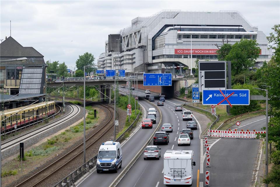 Die A100 nahe ICC und Kaiserdamm ist derzeit Baustelle. (Archivbild) Soeren Stache/dpa