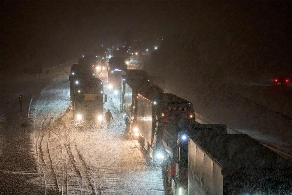 Die A3 ist nach einem Unfall in Richtung Köln gesperrt worden. Sascha Ditscher/dpa