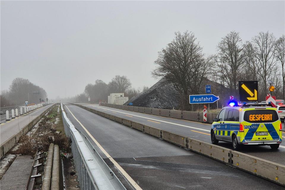 Die A59 war am Montag lange gesperrt.-/dpa