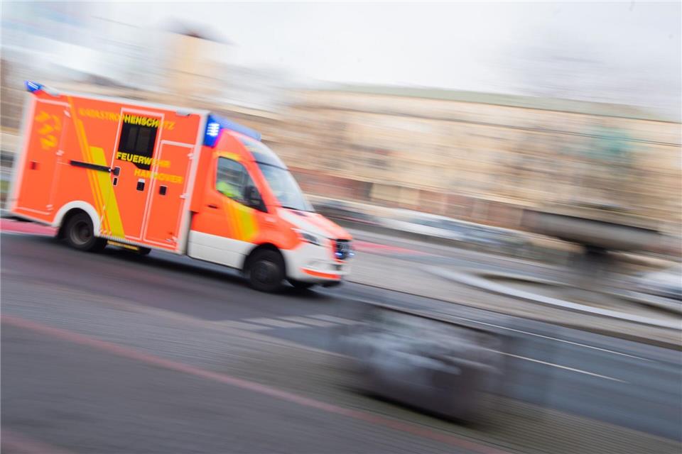 Die A7 musste nach einem Unfall bei Bad Fallingbostel einseitig gesperrt werden. (Symbolbild)Julian Stratenschulte/dpa