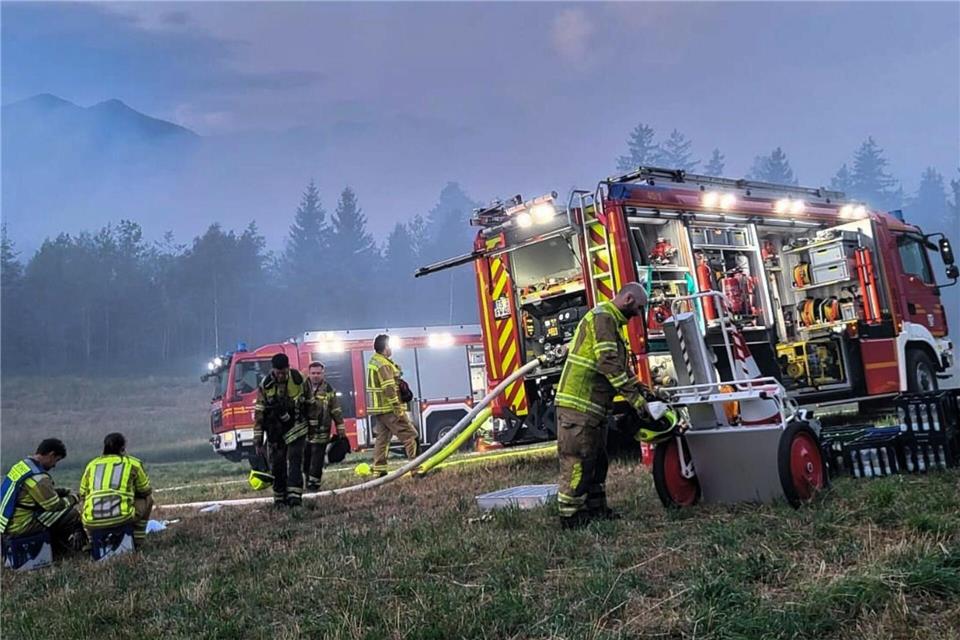 Die A8 befindet sich in der Nähe des Brandes.Wolfgang Gasser/Kreisfeuerwehrverband Traunstein/dpa
