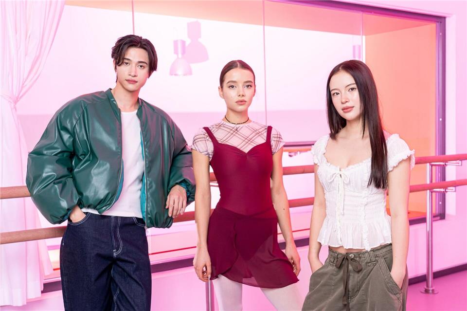 Die ARD-Serie „Between The Beats“ startet am Donnerstag (25.6.): Hier die Mitwirkenden Alexander Schmidt (spielt Daniel), Gio Yoo (spielt Sara) und Lisa Junick (spielt Isa).Markus Nass/Radio Bremen und SR/dpa