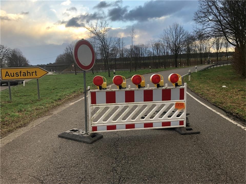 Die Abfahrt Heiden/Velen der B67 in Richtung Dülmen war wegen umgestürzter Bäume...