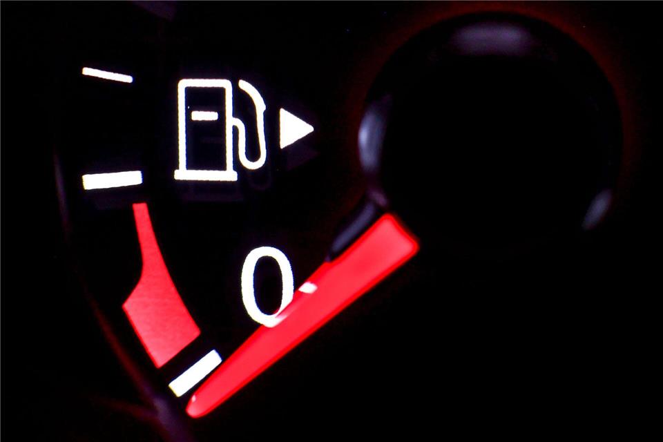 Die Abgeordneten berieten über Möglichkeiten, auf die hohen Spritpreise Einfluss zu nehmen. (Symbolbild)Jan Woitas/dpa