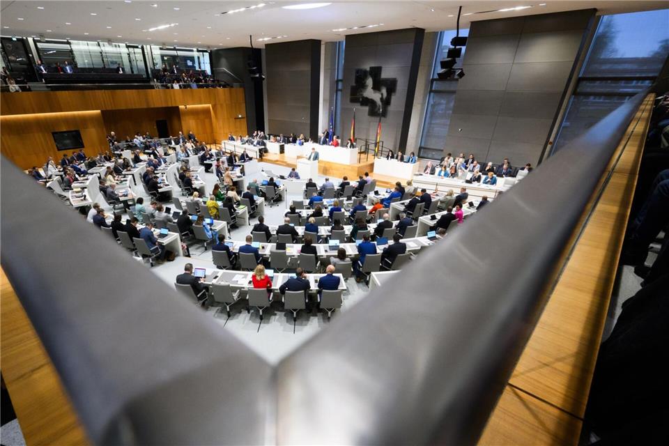 Die Abgeordneten beschäftigen sich mit der Reform der Wahlkreise. (Archivbild)Julian Stratenschulte/dpa