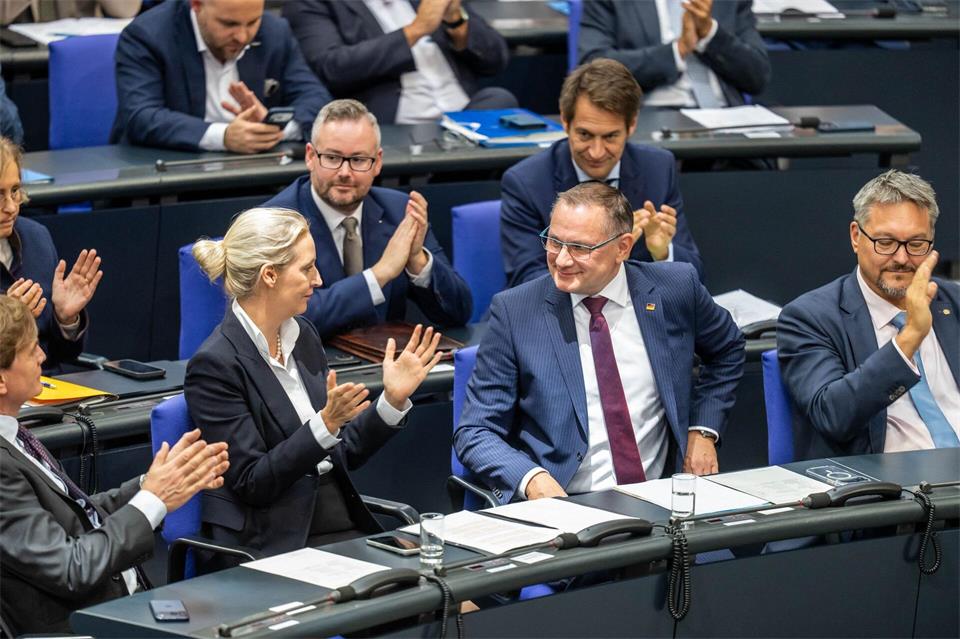 Die Abgeordneten der AfD halten sich im Gegensatz zur letzten Generaldebatte mit Zwischenrufen zurück.Michael Kappeler/dpa