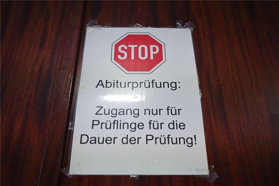 Die Abiturprüfungen beginnen dieses Jahr mit dem Fach Latein. Katharina Kausche/dpa