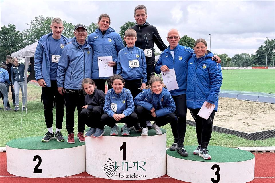 Die Abordnung der TSG Reken trotzte den widrigen Wetterbedingungen beim 10. Burgmannstädter Sportfest in Horstmar.