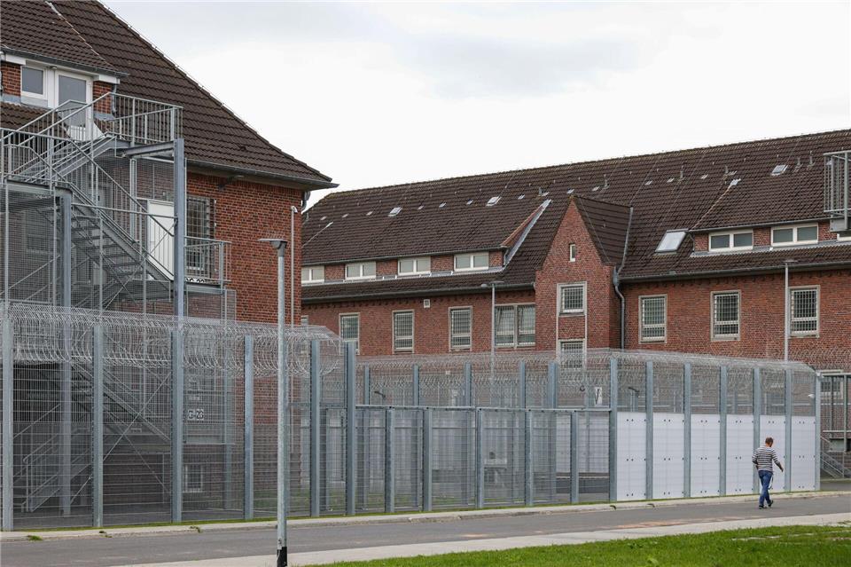 Die Abschiebehaft soll verhindern, dass Ausreisepflichtige vor einer geplanten Rückführung untertauchen. (Archivbild)Ulrich Perrey/dpa