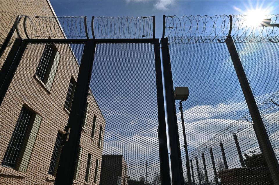 Die Abschiebehaftanstalt in Arnstadt nimmt ihren Betrieb auf. (Archivbild)Martin Schutt/dpa