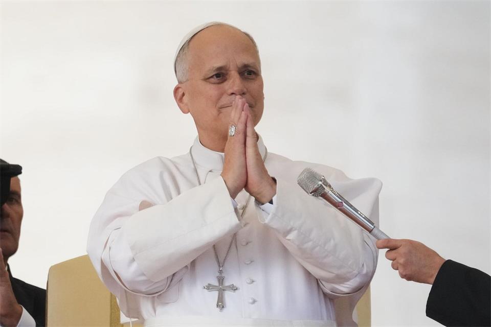 Die Ärzte haben gute Nachrichten zum Gesundheitszustand des Papstes bekanntgegeben. (Archivbild)Gregorio Borgia/AP/dpa