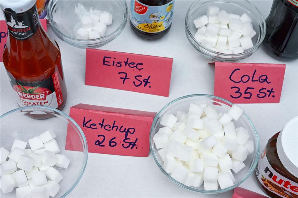 Die Ärzte in Sachsen wollen den Konsum von Zucker einschränken. (Symbolbild)Jens Kalaene/dpa