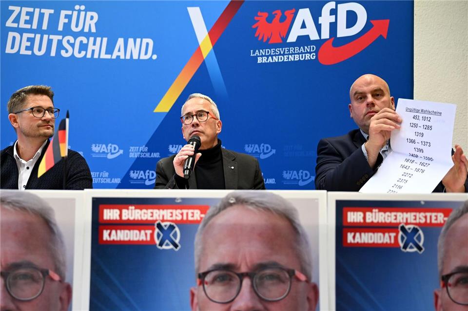 Die AfD Brandenburg wirft der Wahlleitung in Bad Freienwalde Unregelmäßigkeiten bei der Briefwahl zur Bürgermeister-Stichwahl vor.  Lilli Förter/dpa