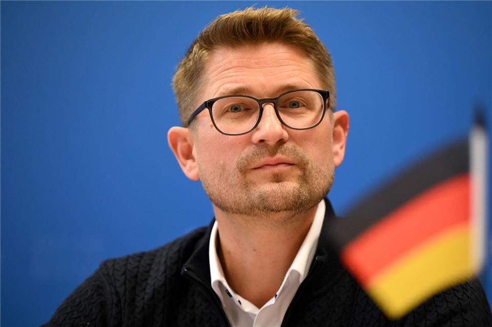 Wahlleiter: Keine Manipulation - AfD will Wiederholung  Die AfD Brandenburg wirft der Wahlleitung in Bad Freienwalde Unregelmäßigkeiten bei der Briefwahl zur Bürgermeister-Stichwahl vor.  Lilli Förter/dpa
