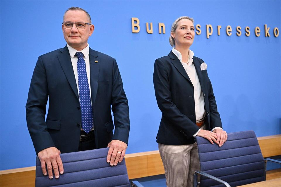 Die AfD-Chefs sehen sich angesichts der Wahlergebnisse bestätigt und sehen keinen Grund ihren Kurs zu ändern. Britta Pedersen/dpa