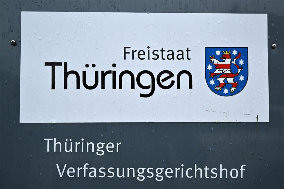 Die AfD-Fraktion klagt wegen einer Personalentscheidung beim Thüringer Verfassungsgericht. (Illustration) Martin Schutt/dpa