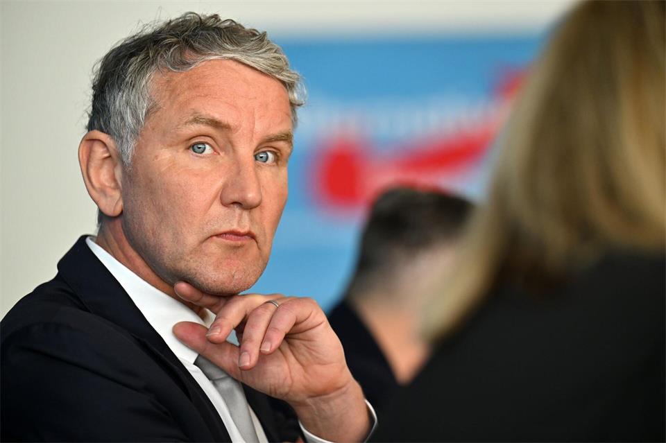 Die AfD um Björn Höcke stellt erneut einen Misstrauensantrag gegen Regierungschef Voigt. (Archivbild)Martin Schutt/dpa