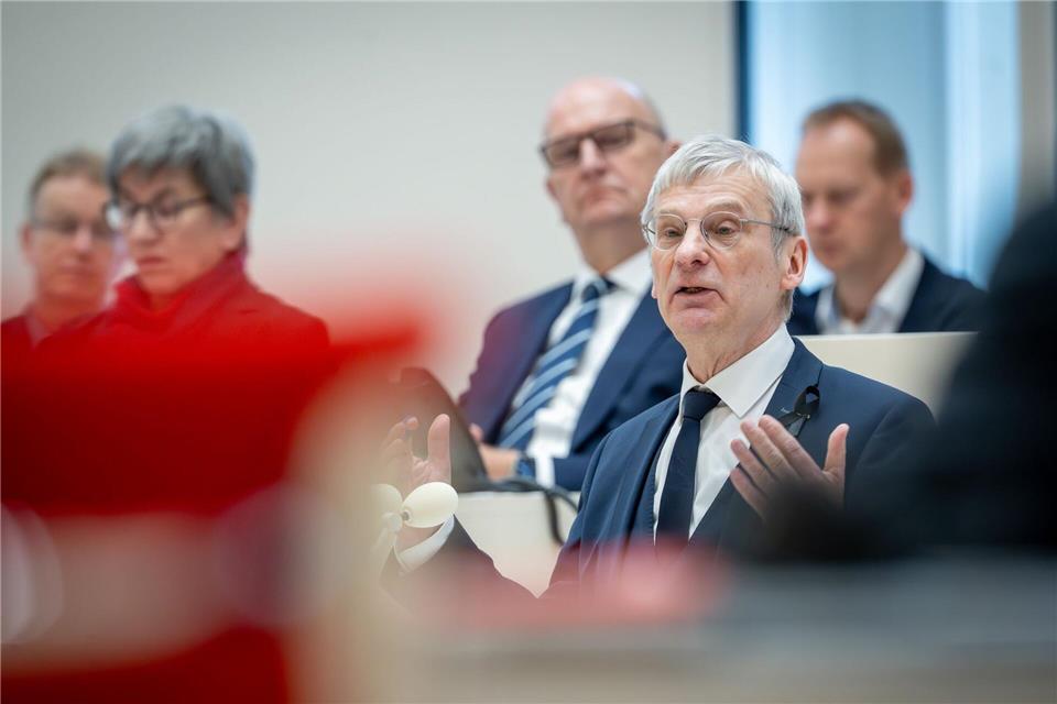 Die AfD will eine Neuwahl - der Antrag scheiterte aber im Brandenburger Landtag.Soeren Stache/dpa