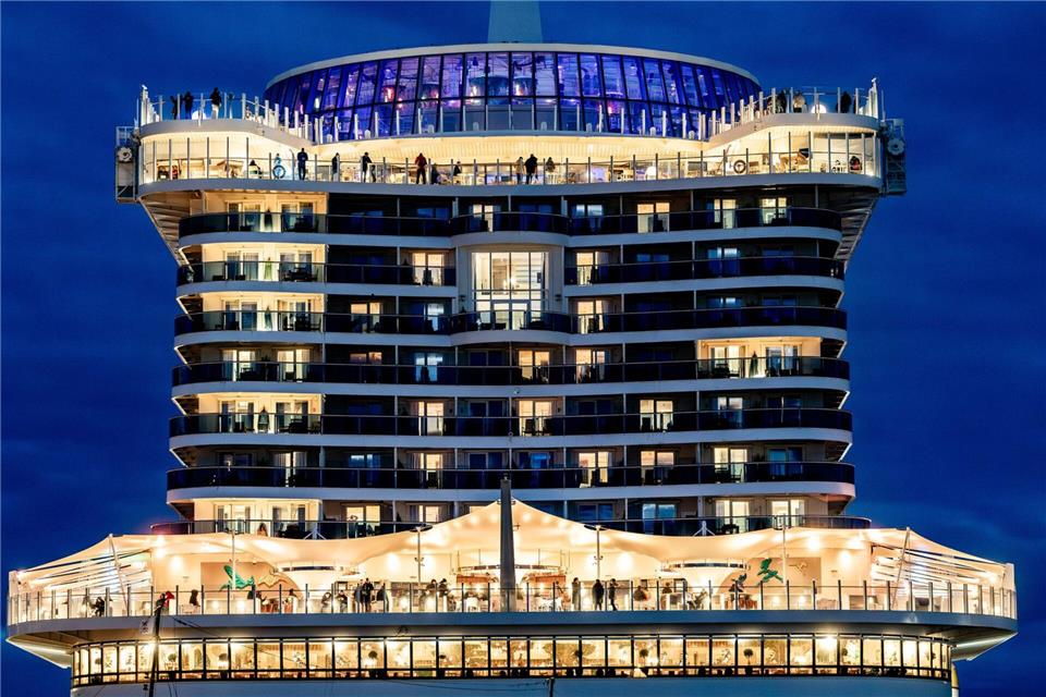 Die „Aidanova“ ist 337 Meter lang und kann Tausende Passagiere aufnehmen. picture alliance/dpa