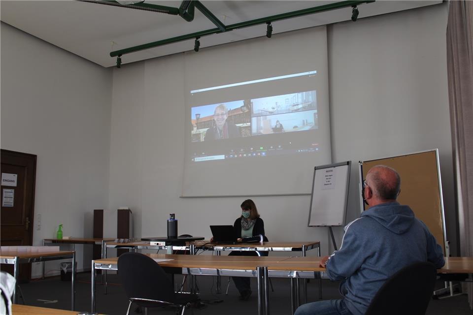 Die Akademie des Handwerks setzt auch auf Seminare, denen die Teilnehmer per Kamera und Rechner zu Hause folgen.