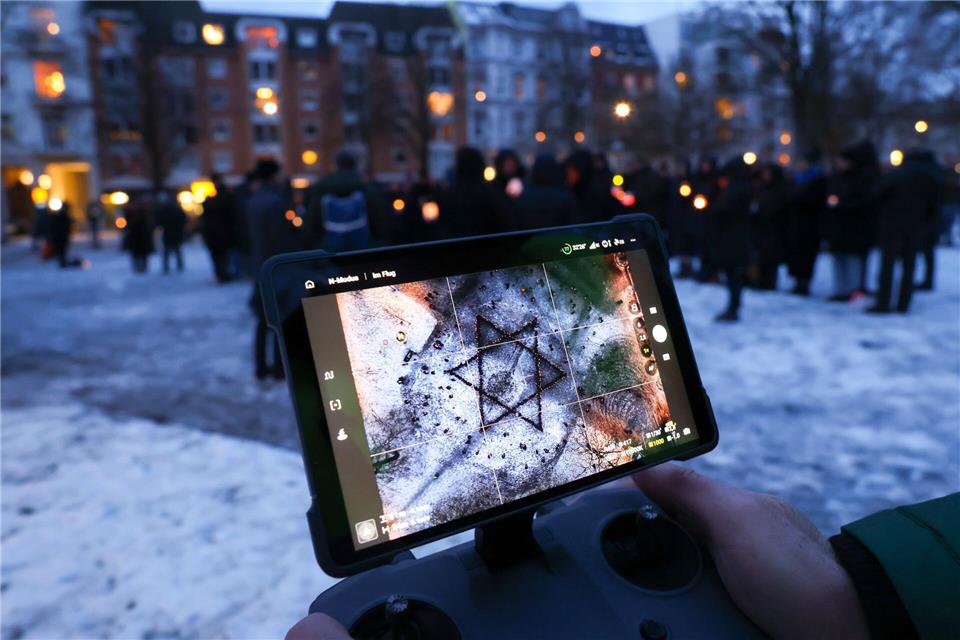 Die Aktion soll jüdischen Lebens im öffentlichen Raum sichtbar machen.Christian Charisius/dpa