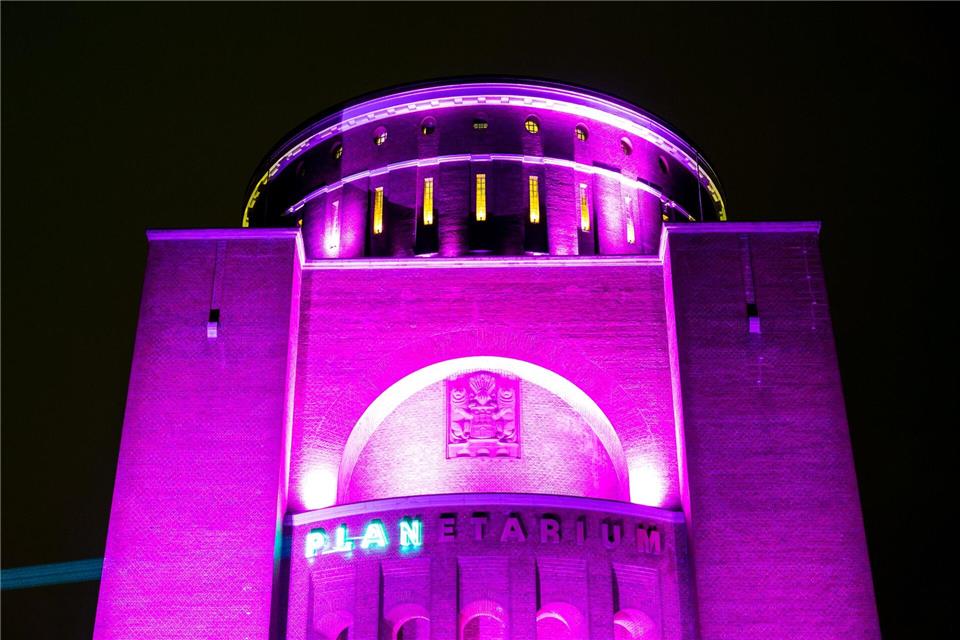 Die Aktion will ein Zeichen für mehr Gleichberechtigung setzen. (Archivbild)Daniel Bockwoldt/dpa
