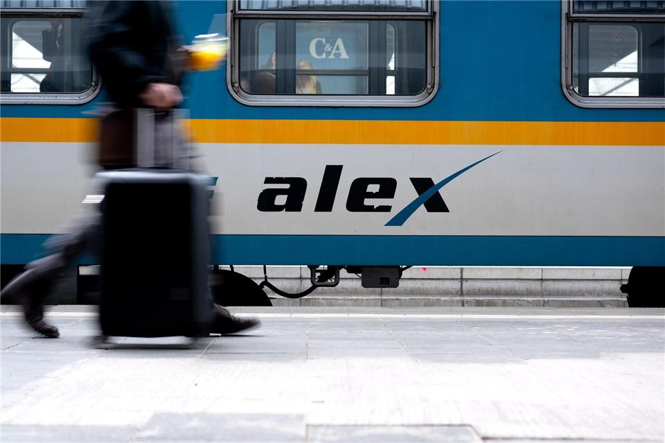 Die „Alex“-Züge sollen auch zwischen 2028 und 2031 von München über Regensburg Richtung Prag fahren. (Archivbild)Sven Hoppe/dpa