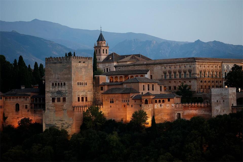 Die Alhambra in Granada gilt als herausragendes Beispiel mittelalterlicher maurischer Architektur in Europa. (Archivbild)Fermin Rodriguez/AP