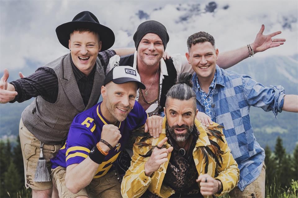 Die Alpenrocker wollen ein „Lederhosen-Inferno“ entfachen.