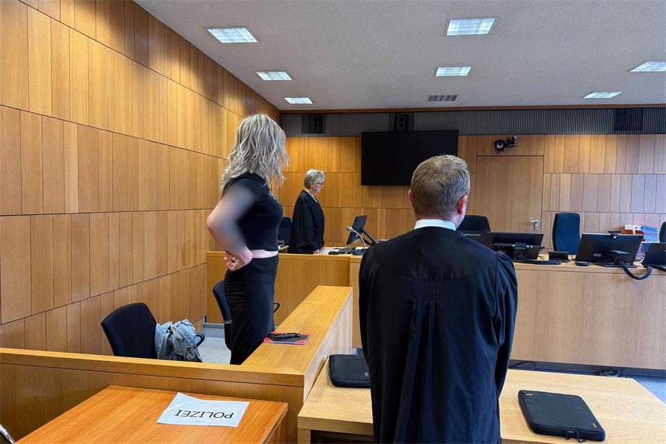 Die Angeklagte sitzt im Münchner Männergefängnis in U-Haft.Britta Schultejans/dpa