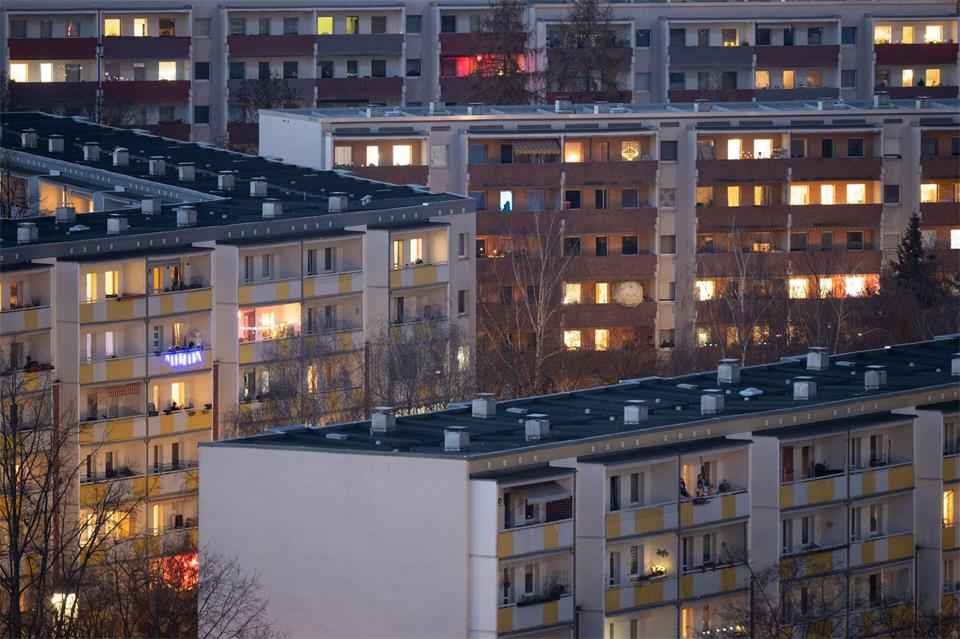 Die Angst, dass Wohnen unbezahlbar wird, belegt Platz 5 des Rankings. (Symbolbild)Sebastian Kahnert/dpa