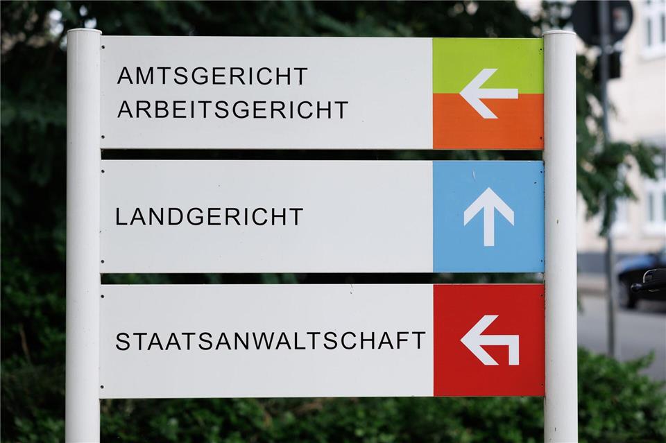 Die Anklage gegen drei Leitungskräfte und einen Arzt einer Behinderteneinrichtung ist überwiegend zur Hauptverhandlung zugelassen. (Symbolbild)Friso Gentsch/dpa