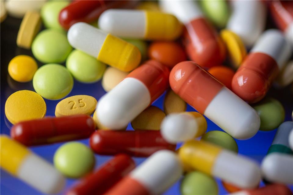 Pharma-Branche wegen Trumps Zollankündigung alarmiert Die Ankündigung von US-Präsident Donald Trump von Zöllen in Höhe von 100 Prozent auf Arzneimittel schreckt die Branche auf. (Symbolfoto)Hendrik Schmidt/dpa
