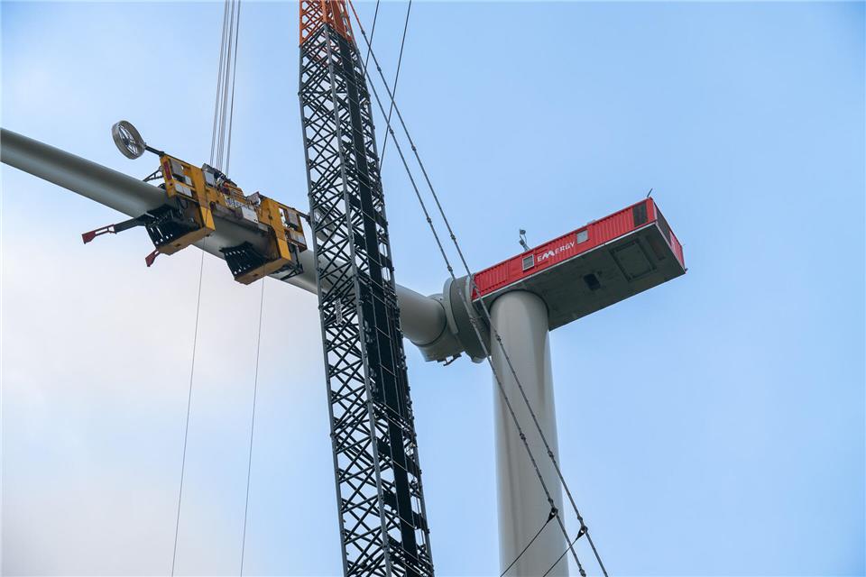 Die Anlage Windradkraft Hösel in Raesfeld ist bereits montiert worden.