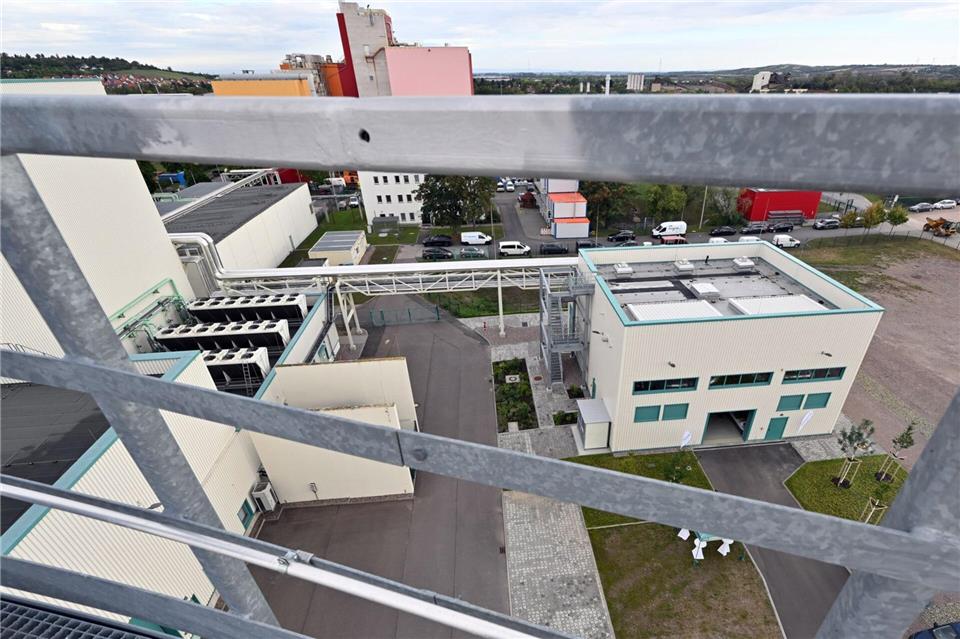 Die Anlage ist ein Gemeinschaftsprojekt der Stadt Erfurt und des Netzbetreibers 50Hertz und hat ein Investitionsvolumen von rund acht Millionen Euro.Martin Schutt/dpa
