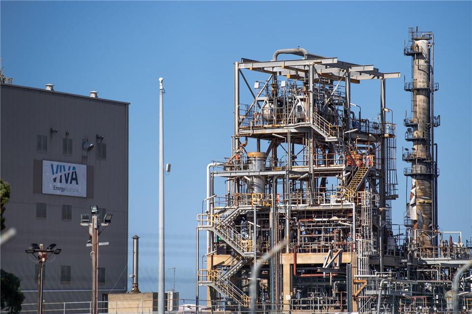 Die Anlage ist eine von nur zwei Raffinerien in Australien.Jay Kogler/AAP/dpa