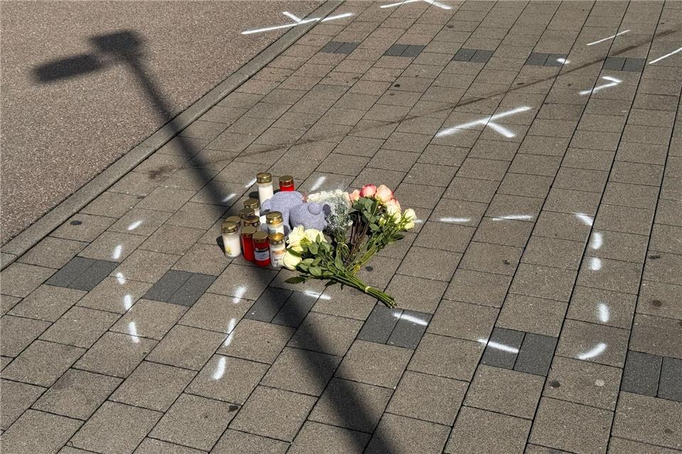 Die Anteilnahme war groß nach dem Tod des 12-Jährigen. (Archivbild)Marijan Murat/dpa