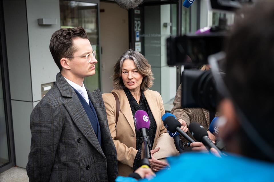 Die Anwälte des Angeklagten, Yves Georg und Regina Rick, forderten nach dem Urteil weitere Konsequenzen. (Archivbild)Lukas Barth-Tuttas/dpa