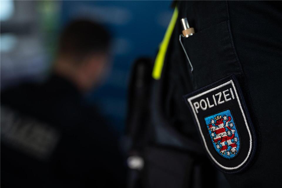 Die Arbeit der internen Ermittler der Polizei wurde laut Innenministerium in Erfurt von einem unabhängigen Revisor überprüft. (Symbolbild) Hannes P Albert/dpa