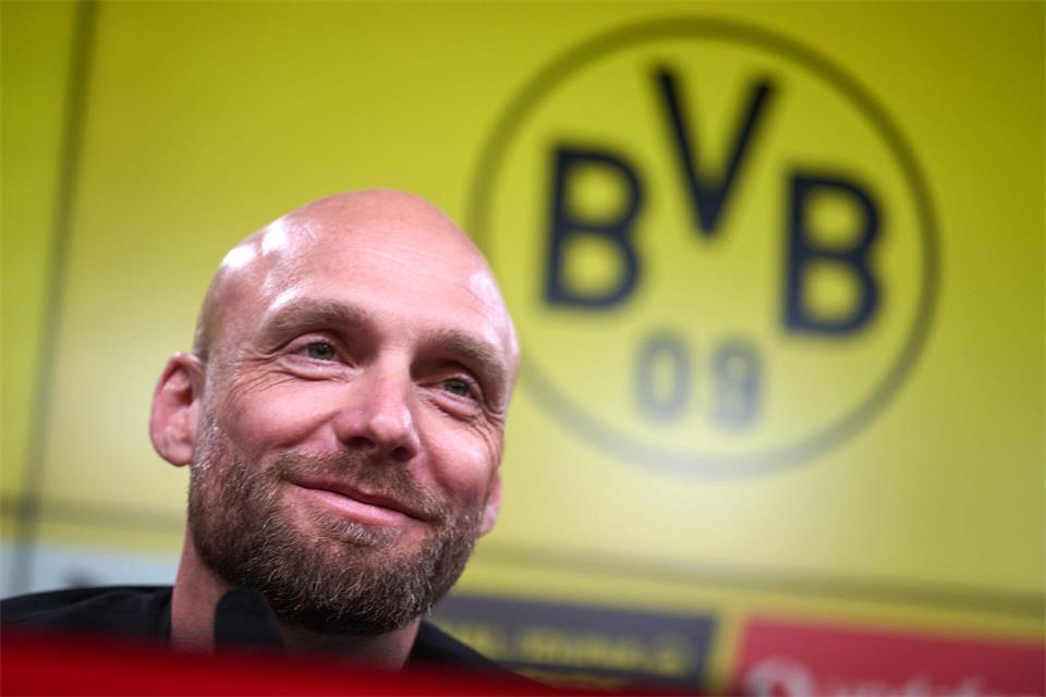 Die Arbeit von Ole Book gefällt BVB-Coach Niko Kovac. (Archivbild)Bernd Thissen/dpa