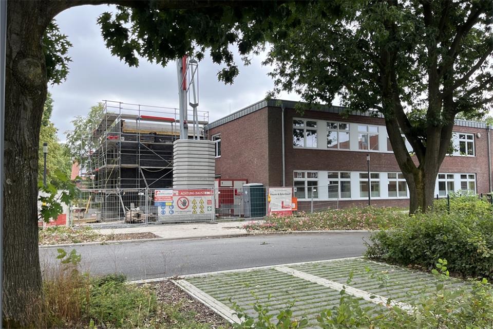 Die Arbeiten an der Gesamtschule wurden teurer.