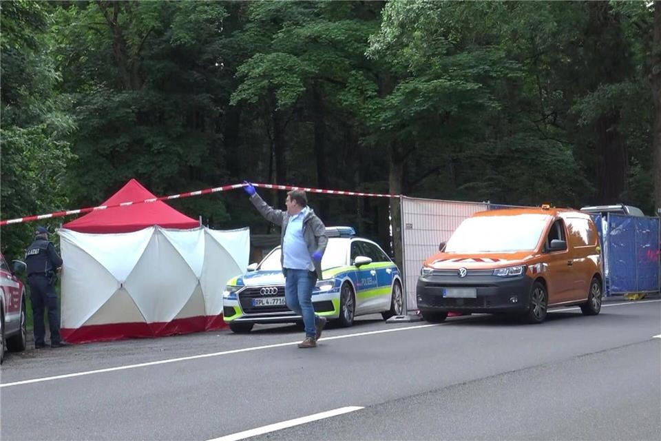 Die Arbeiten vor Ort seien abgeschlossen, sagte ein Polizeisprecher.Steil-TV/dpa