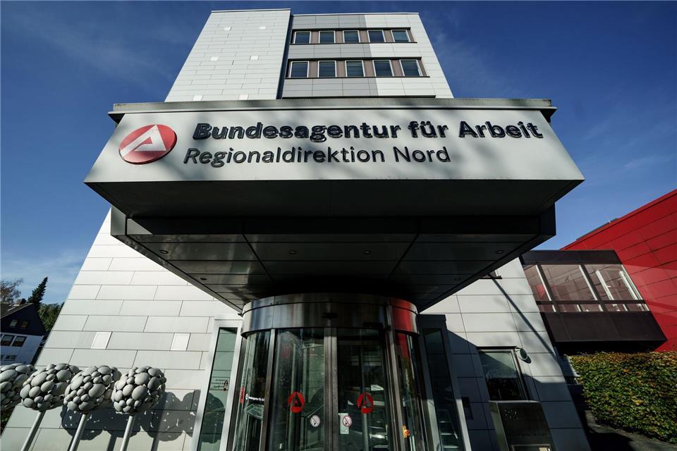 Die Arbeitslosenquote in Schleswig-Holstein liegt bei 5,8 Prozent. (Archivbild) Axel Heimken/dpa