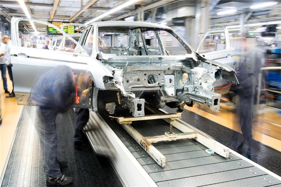 Die Arbeitslosenzahlen steigen in der Regel über den Sommer, weil Unternehmen vor den Ferien weniger einstellen und Ausbildungsverhältnisse enden. (Archivbild)picture alliance/dpa