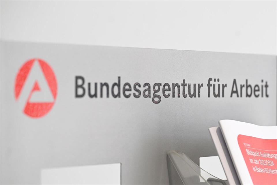 Die Arbeitslosigkeit im Südwesten nimmt zu. (Symbolbild)Bernd Weißbrod/dpa