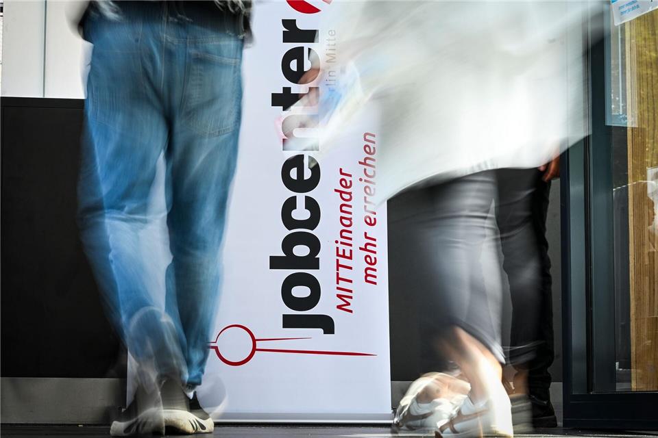 Die Arbeitslosigkeit in Berlin ist saisonbedingt im August deutlich gestiegen. (Archivbild)Jens Kalaene/dpa