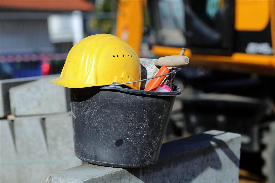 Die Arbeitsschutzgesetze in Deutschland sind schon Jahrzehnte alt. Inzwischen hat sich die Arbeitswelt verändert. (Symbolbild)Jens Wolf/dpa-Zentralbild/dpa